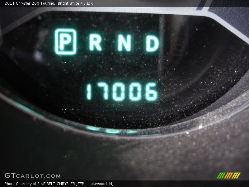 Bright White / Black 2011 Chrysler 200 Touring