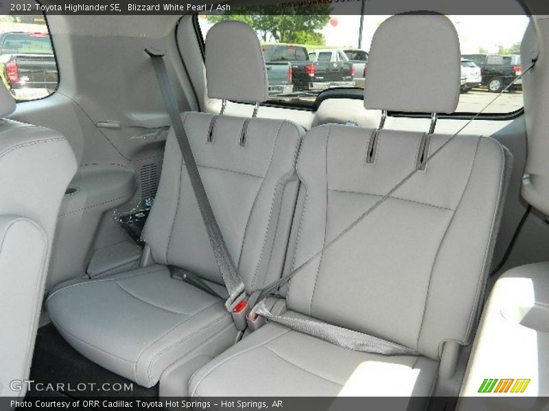 Blizzard White Pearl / Ash 2012 Toyota Highlander SE