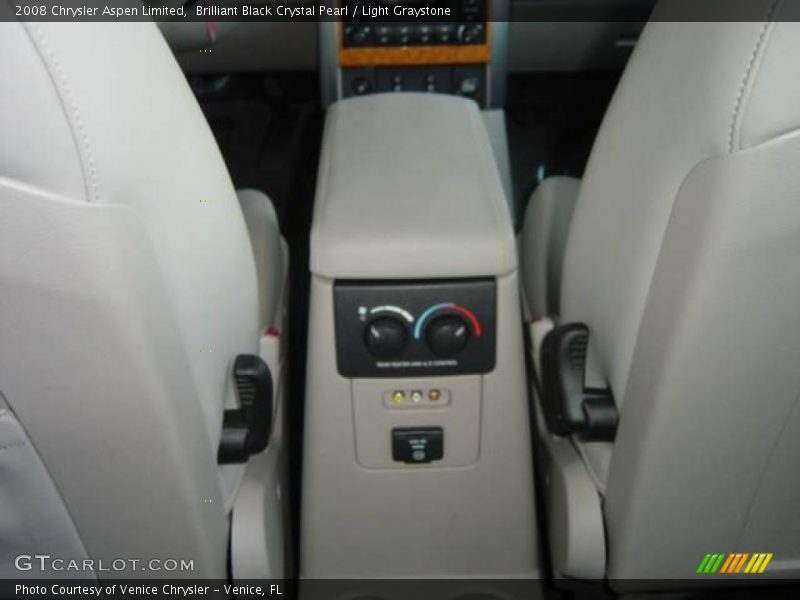 Brilliant Black Crystal Pearl / Light Graystone 2008 Chrysler Aspen Limited