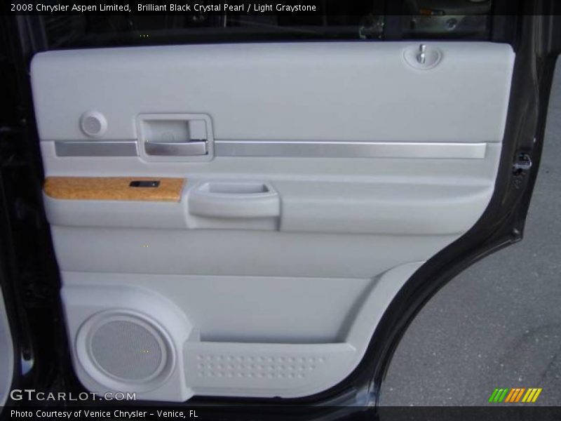 Brilliant Black Crystal Pearl / Light Graystone 2008 Chrysler Aspen Limited