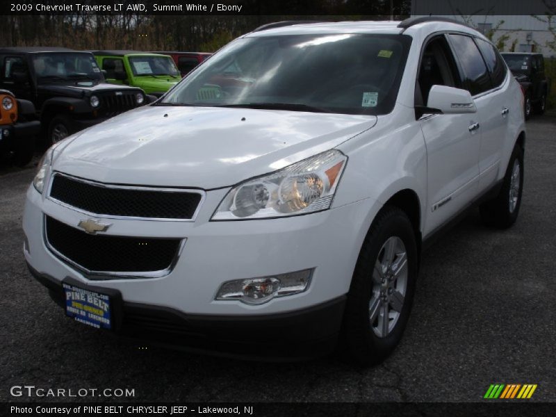 Summit White / Ebony 2009 Chevrolet Traverse LT AWD