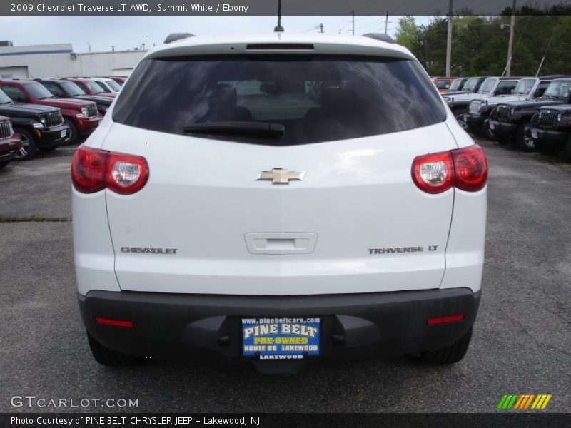 Summit White / Ebony 2009 Chevrolet Traverse LT AWD