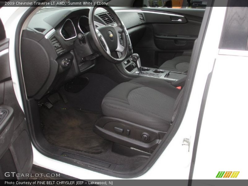 Summit White / Ebony 2009 Chevrolet Traverse LT AWD