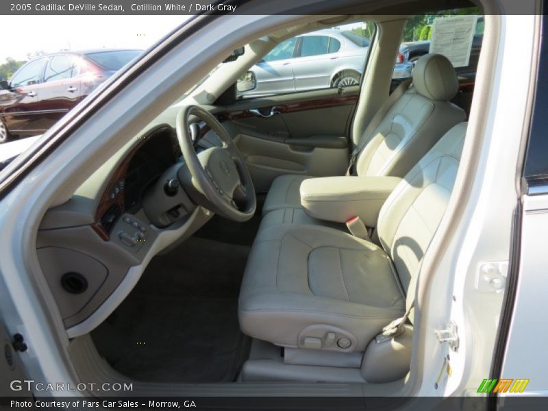 Cotillion White / Dark Gray 2005 Cadillac DeVille Sedan