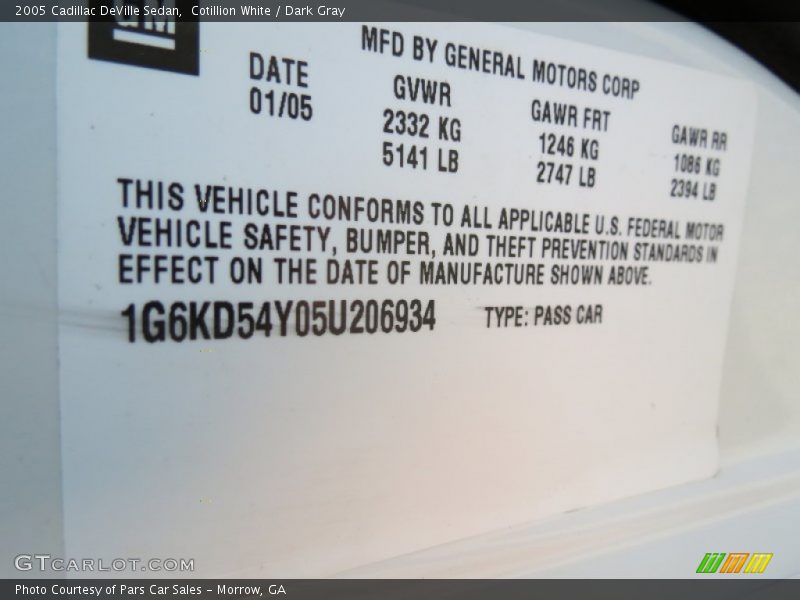 Cotillion White / Dark Gray 2005 Cadillac DeVille Sedan