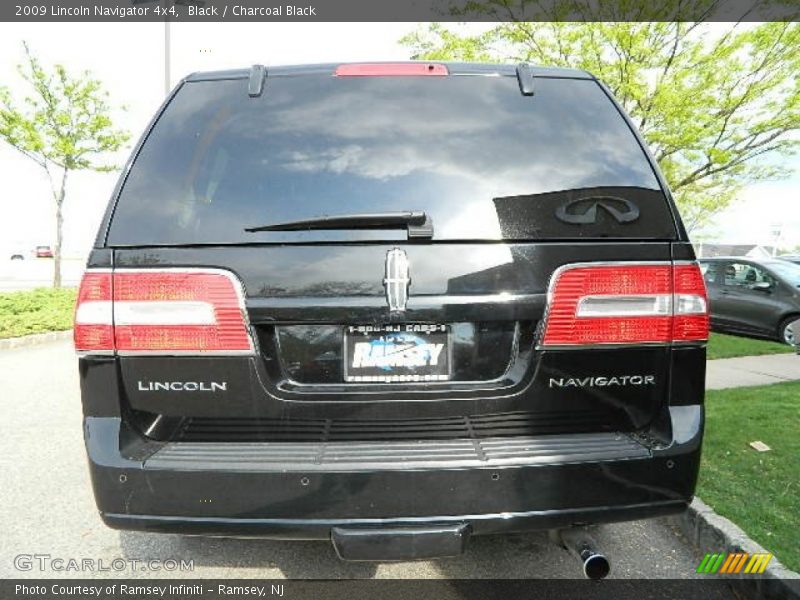 Black / Charcoal Black 2009 Lincoln Navigator 4x4