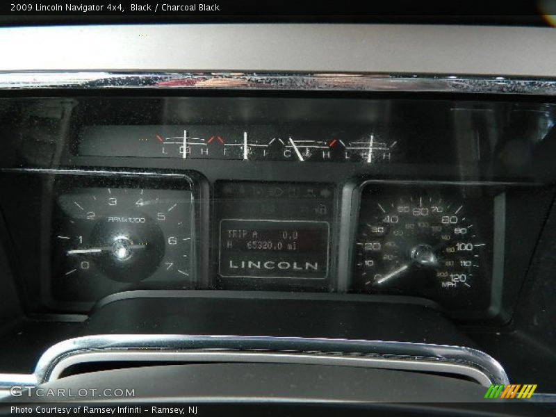 Black / Charcoal Black 2009 Lincoln Navigator 4x4