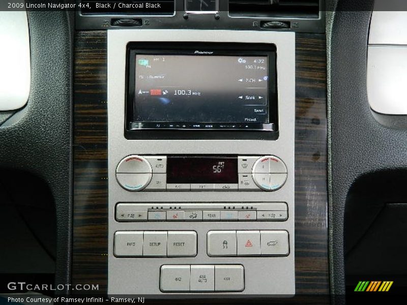 Black / Charcoal Black 2009 Lincoln Navigator 4x4