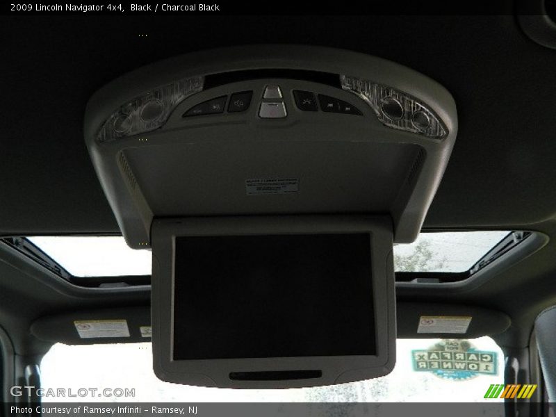 Black / Charcoal Black 2009 Lincoln Navigator 4x4