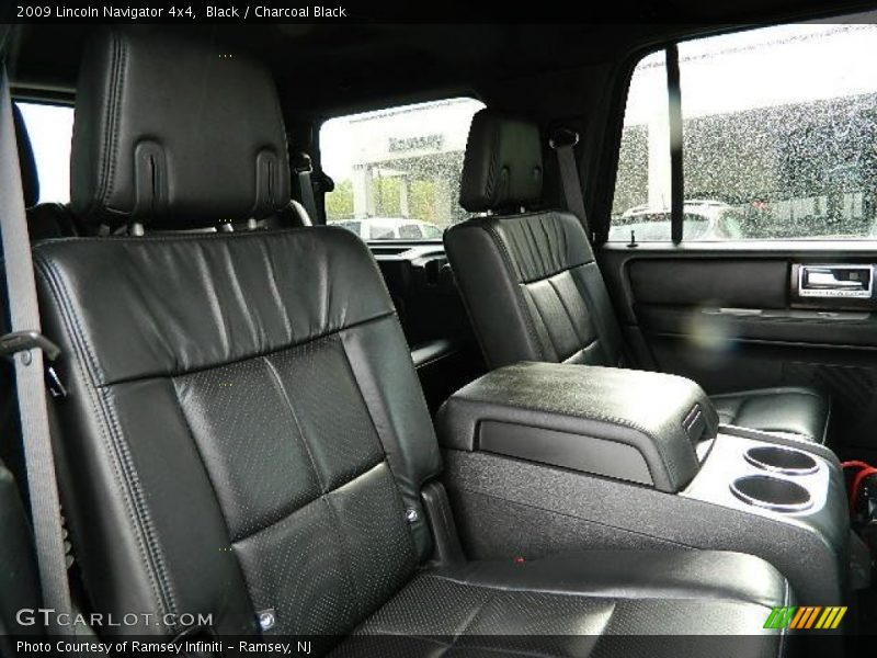 Black / Charcoal Black 2009 Lincoln Navigator 4x4