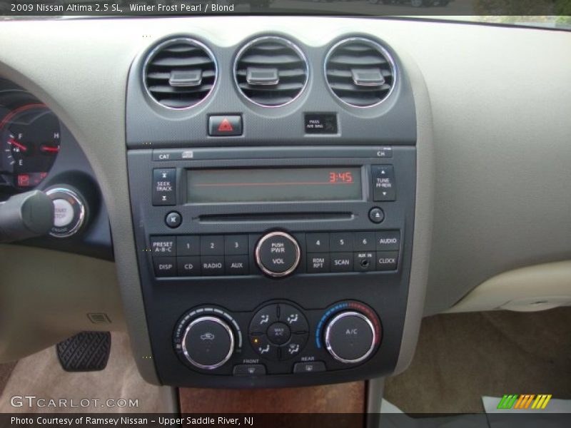 Winter Frost Pearl / Blond 2009 Nissan Altima 2.5 SL