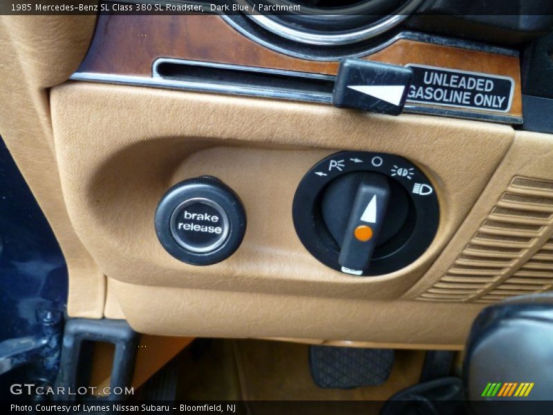 Dark Blue / Parchment 1985 Mercedes-Benz SL Class 380 SL Roadster