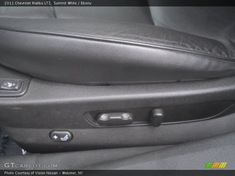 Summit White / Ebony 2011 Chevrolet Malibu LTZ