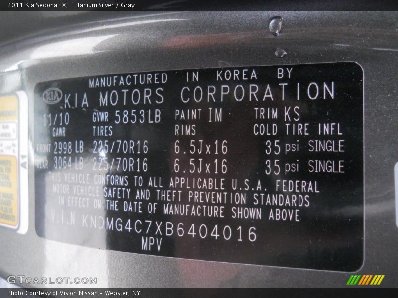 Titanium Silver / Gray 2011 Kia Sedona LX