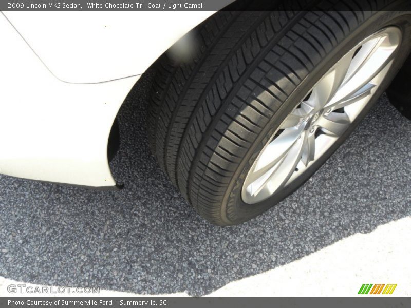 White Chocolate Tri-Coat / Light Camel 2009 Lincoln MKS Sedan