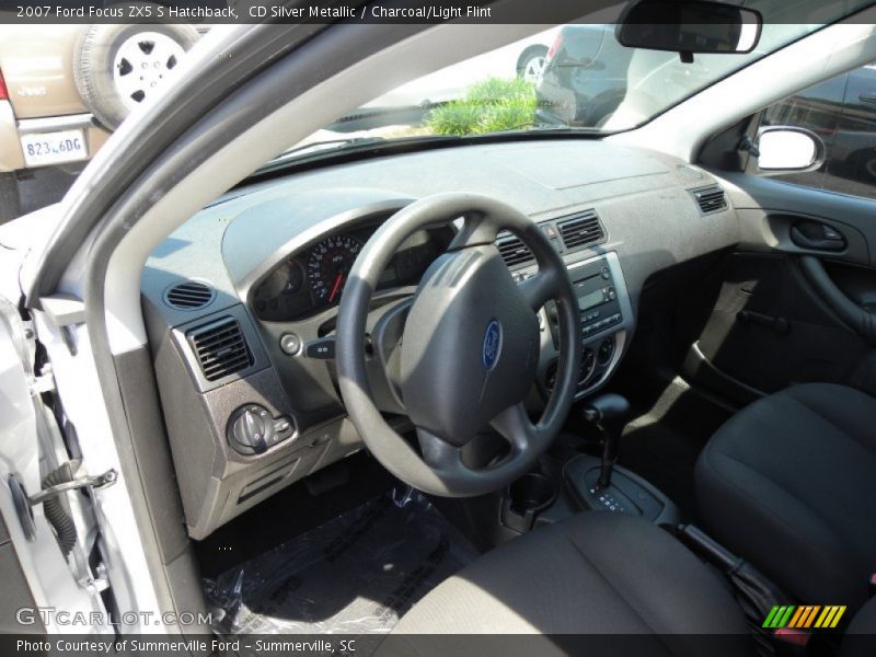 CD Silver Metallic / Charcoal/Light Flint 2007 Ford Focus ZX5 S Hatchback