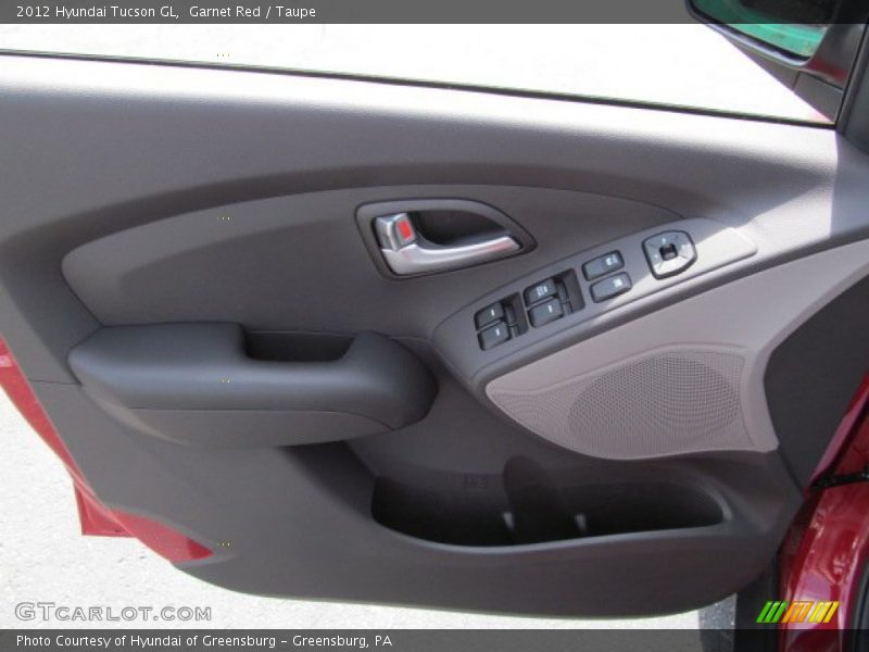 Garnet Red / Taupe 2012 Hyundai Tucson GL