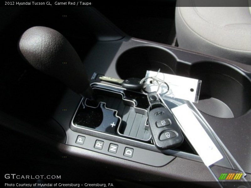 Garnet Red / Taupe 2012 Hyundai Tucson GL