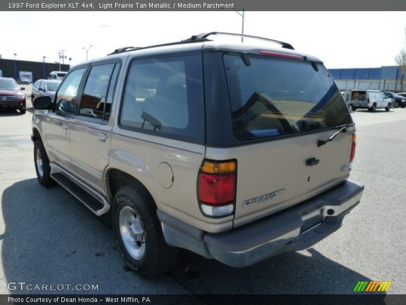 Light Prairie Tan Metallic / Medium Parchment 1997 Ford Explorer XLT 4x4
