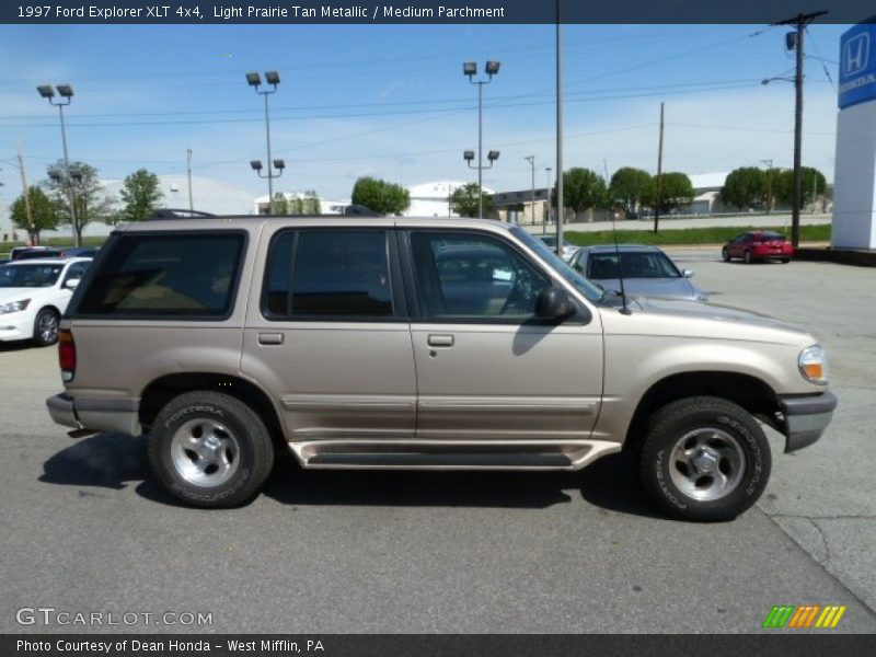 Light Prairie Tan Metallic / Medium Parchment 1997 Ford Explorer XLT 4x4