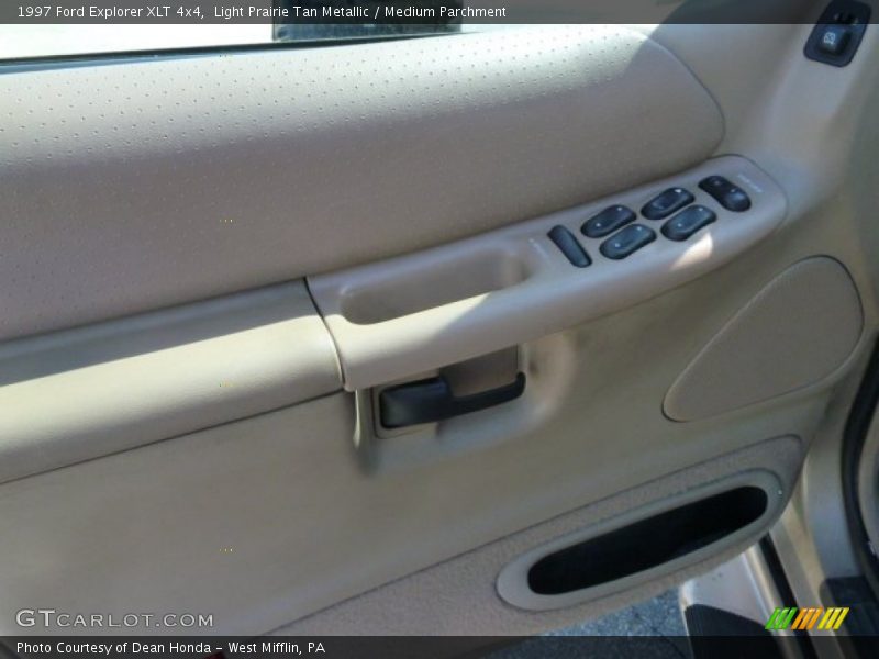 Light Prairie Tan Metallic / Medium Parchment 1997 Ford Explorer XLT 4x4