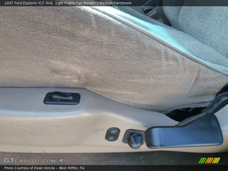 Light Prairie Tan Metallic / Medium Parchment 1997 Ford Explorer XLT 4x4