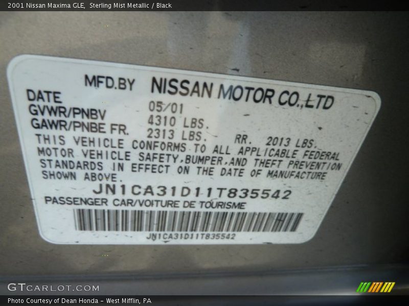 Sterling Mist Metallic / Black 2001 Nissan Maxima GLE