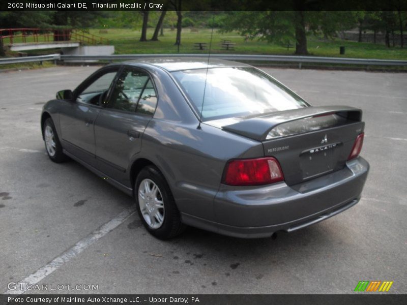 Titanium Metallic / Gray 2002 Mitsubishi Galant DE