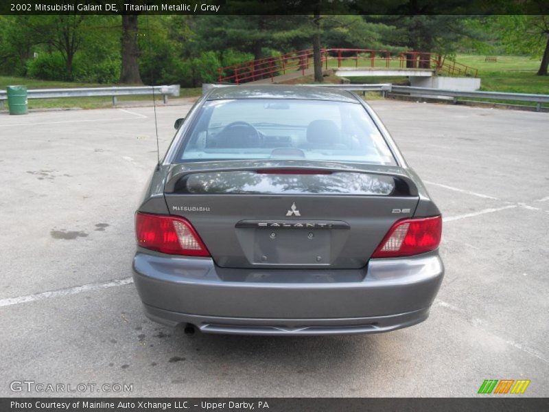 Titanium Metallic / Gray 2002 Mitsubishi Galant DE