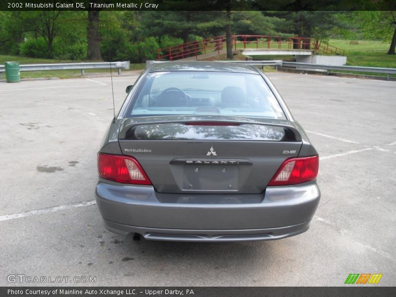 Titanium Metallic / Gray 2002 Mitsubishi Galant DE