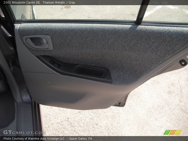 Titanium Metallic / Gray 2002 Mitsubishi Galant DE