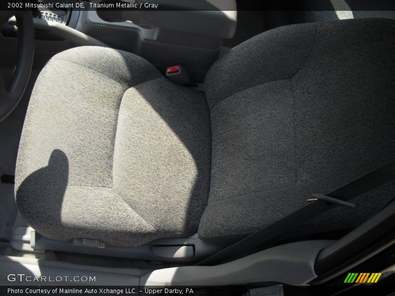 Titanium Metallic / Gray 2002 Mitsubishi Galant DE