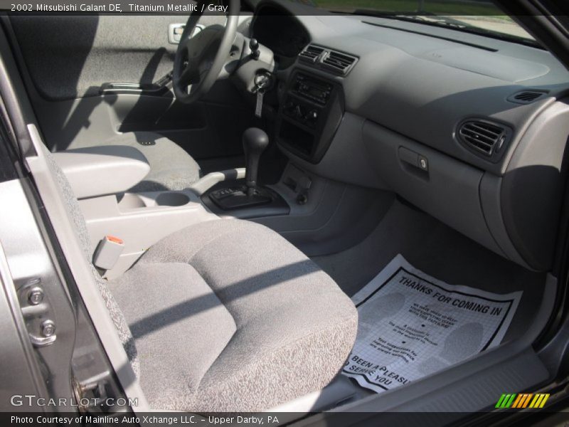 Titanium Metallic / Gray 2002 Mitsubishi Galant DE
