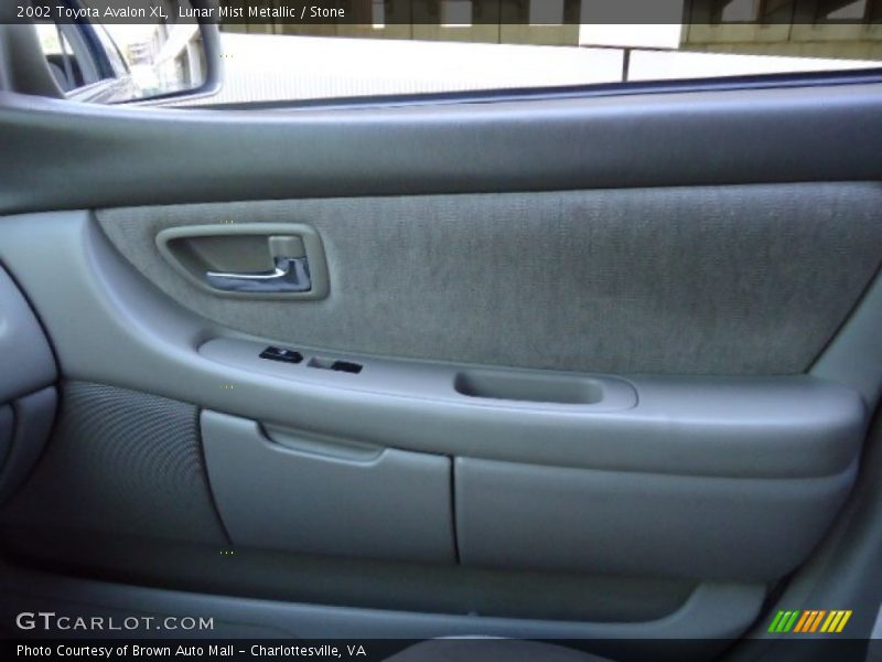 Lunar Mist Metallic / Stone 2002 Toyota Avalon XL