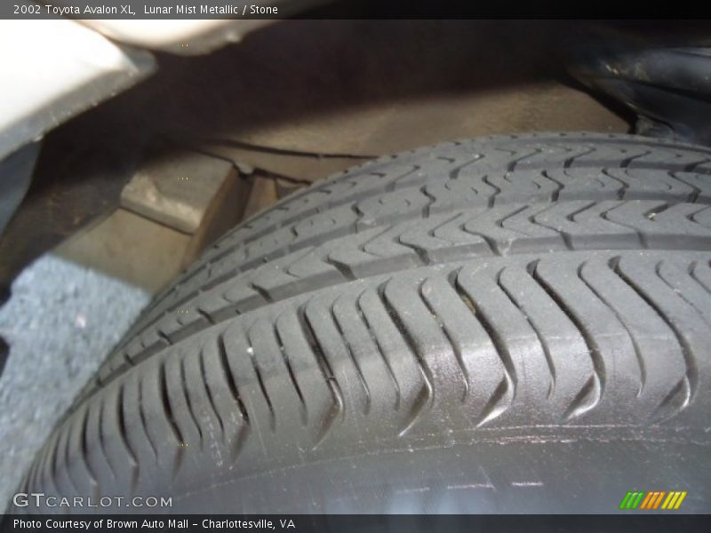 Lunar Mist Metallic / Stone 2002 Toyota Avalon XL