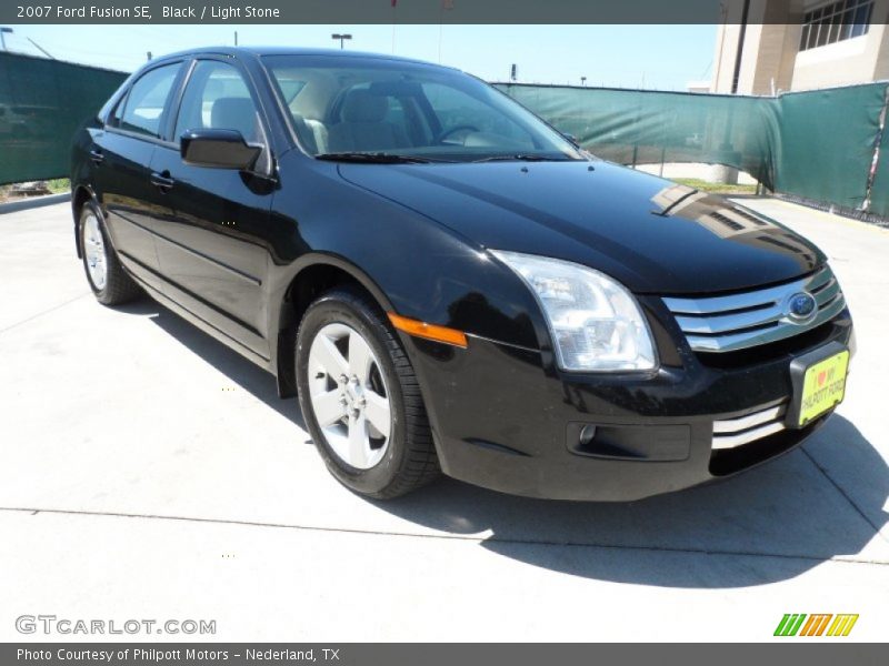 Black / Light Stone 2007 Ford Fusion SE