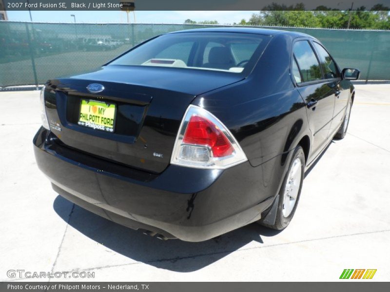 Black / Light Stone 2007 Ford Fusion SE