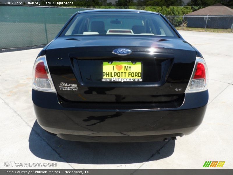 Black / Light Stone 2007 Ford Fusion SE