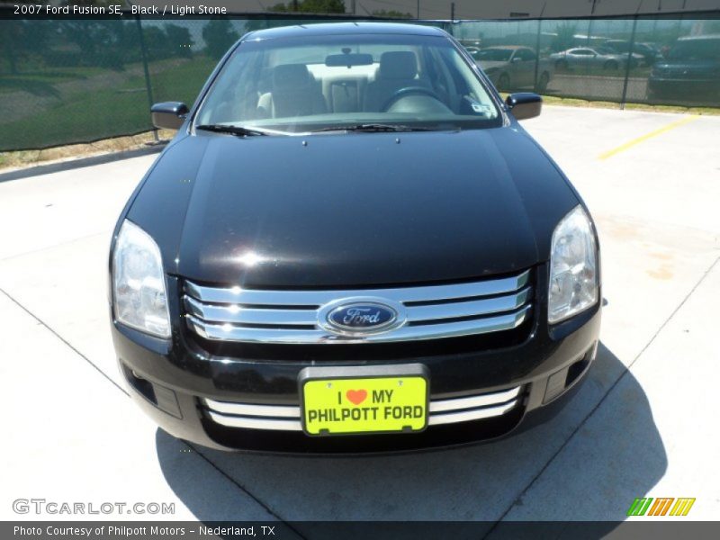 Black / Light Stone 2007 Ford Fusion SE