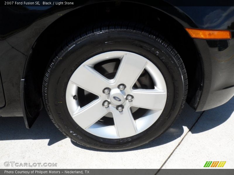 Black / Light Stone 2007 Ford Fusion SE