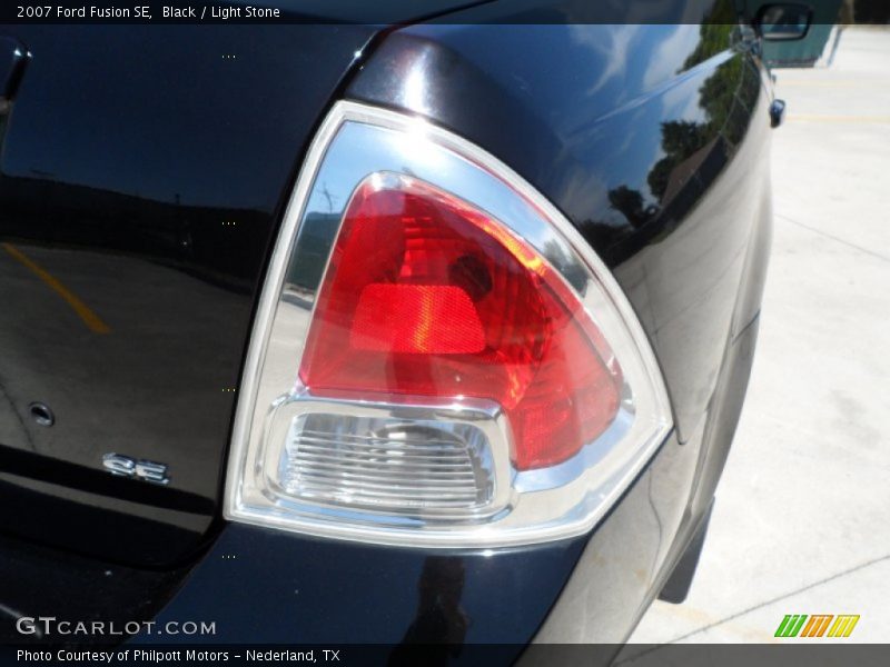 Black / Light Stone 2007 Ford Fusion SE