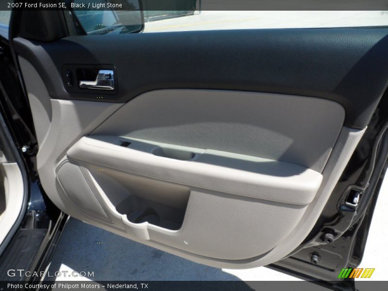 Black / Light Stone 2007 Ford Fusion SE