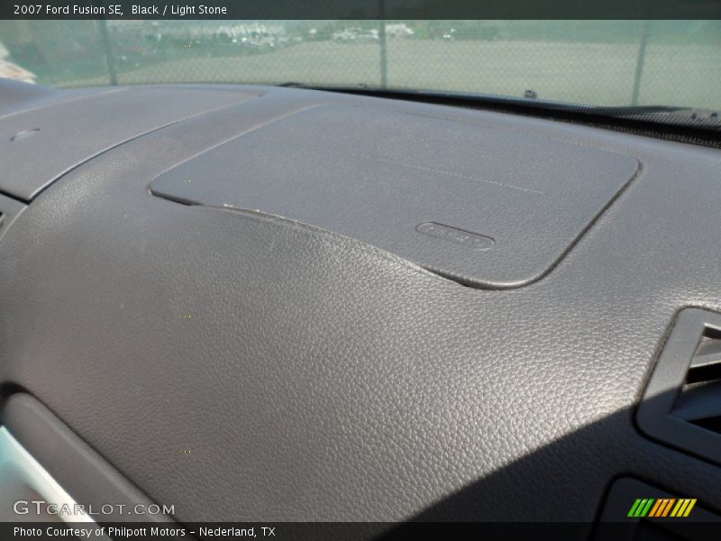 Black / Light Stone 2007 Ford Fusion SE