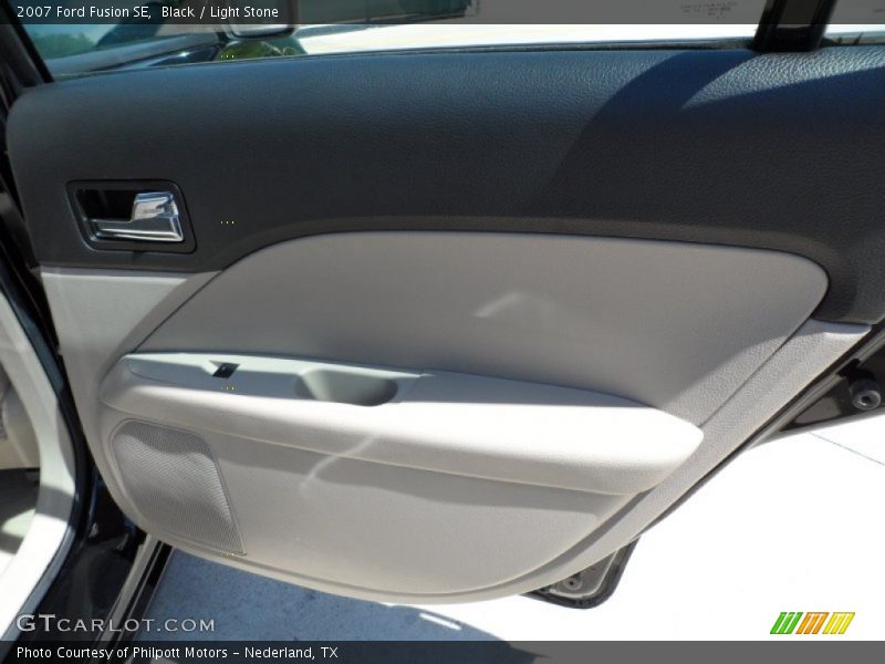 Black / Light Stone 2007 Ford Fusion SE