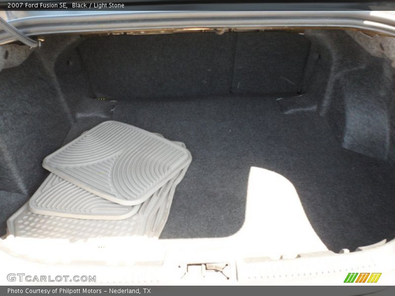 Black / Light Stone 2007 Ford Fusion SE