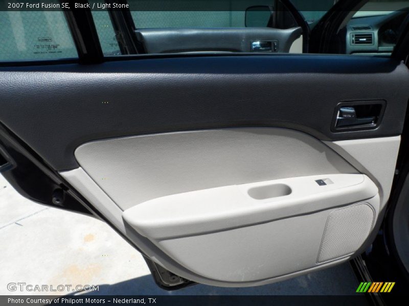 Black / Light Stone 2007 Ford Fusion SE