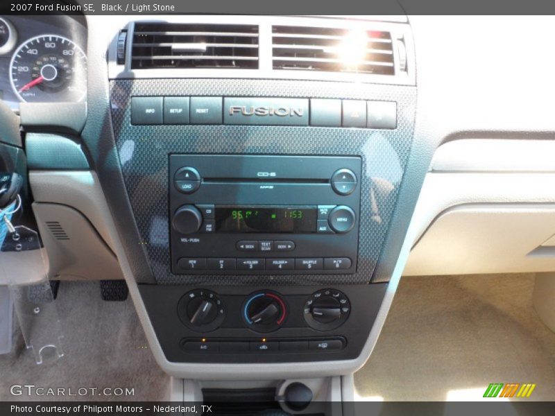 Black / Light Stone 2007 Ford Fusion SE