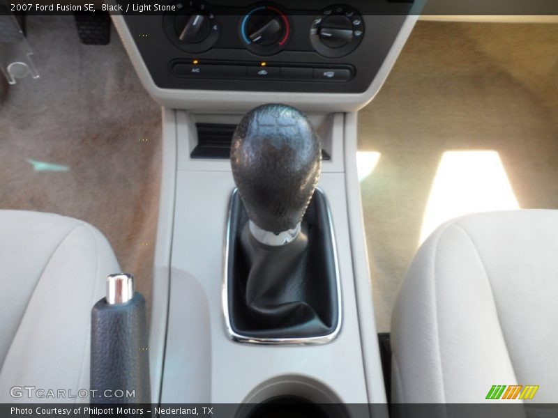 Black / Light Stone 2007 Ford Fusion SE