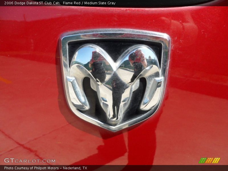 Flame Red / Medium Slate Gray 2006 Dodge Dakota ST Club Cab