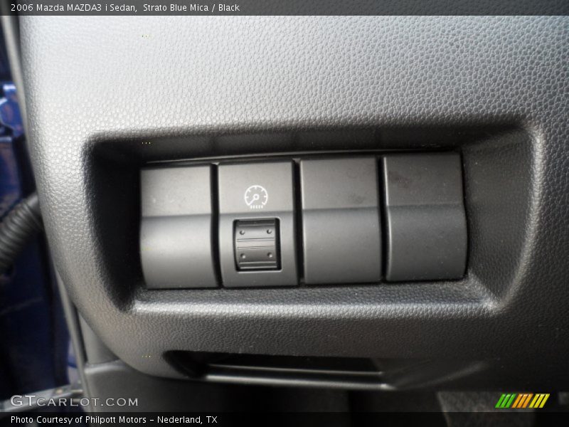 Strato Blue Mica / Black 2006 Mazda MAZDA3 i Sedan